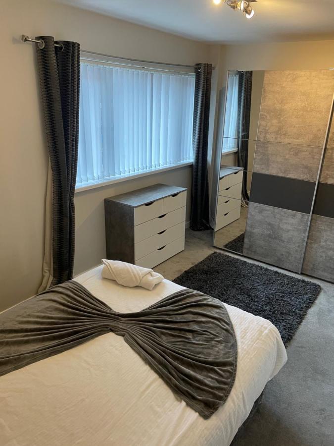 Fantastic Full 3 Bedroom Modern Apartment Белфаст Екстер'єр фото