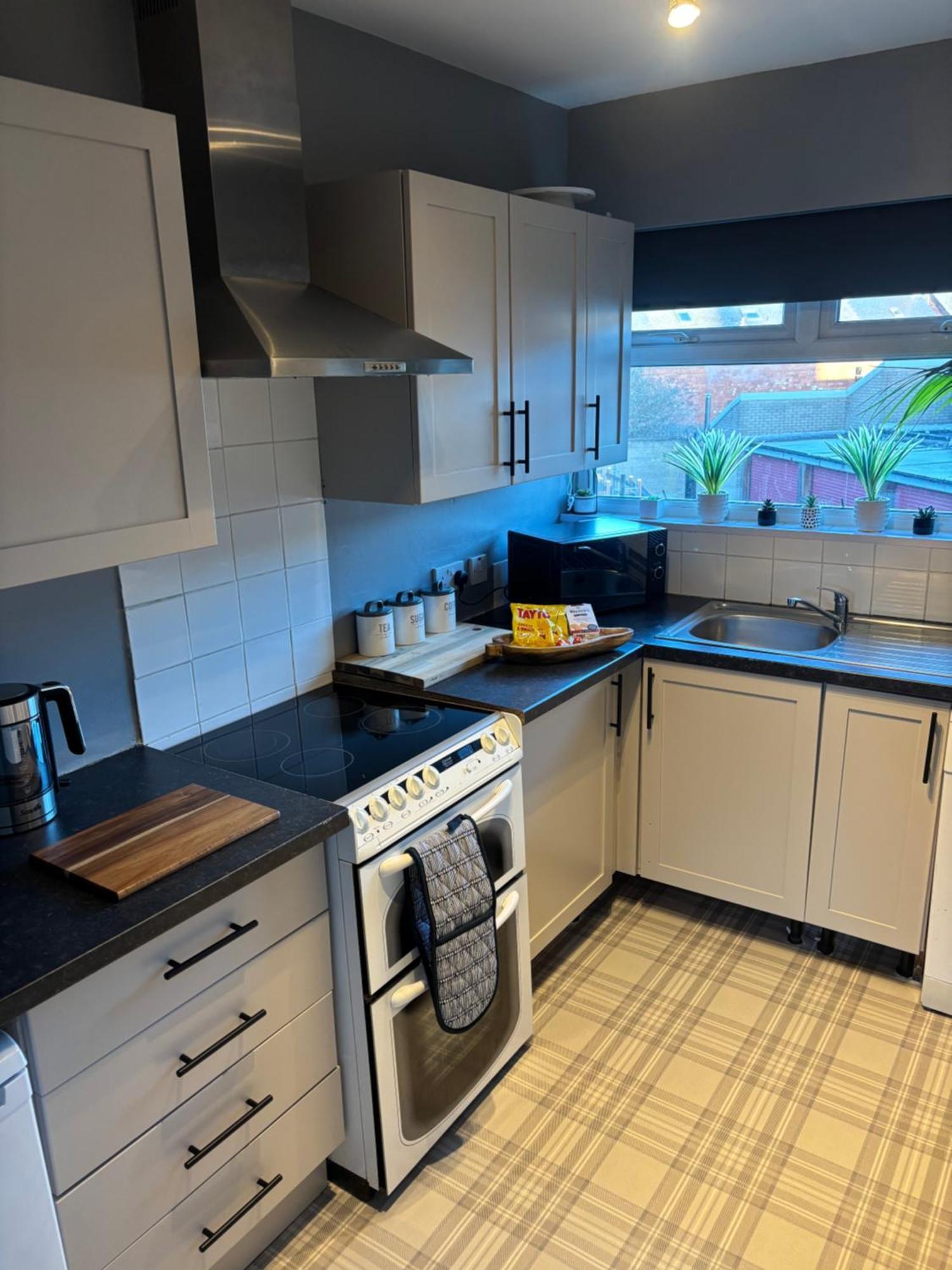 Fantastic Full 3 Bedroom Modern Apartment Белфаст Екстер'єр фото